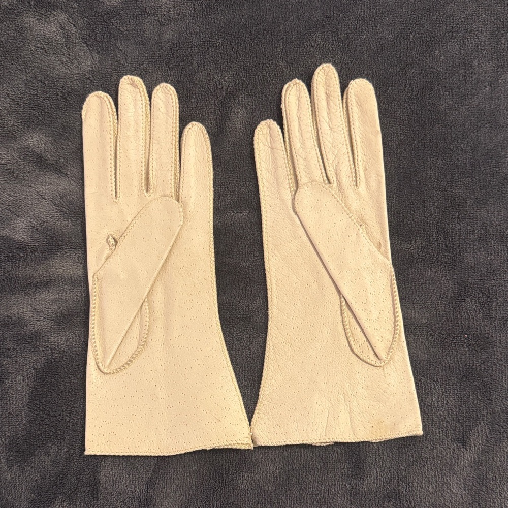Beige Women's Leather Driving Gloves